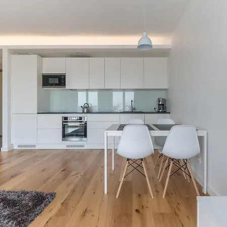 Best - Poordi Luxury تالين